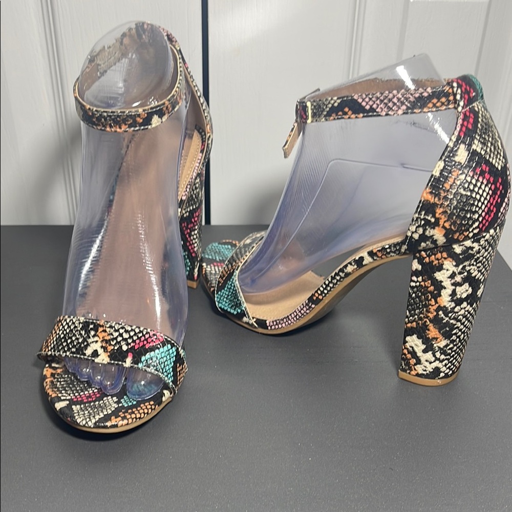 *NEW* Charlotte Russe Black and Brown Heels with Chunky Heel